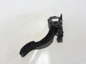 VOLVO V70 III (2007–2017) Accelerator pedal 31329058 - 3