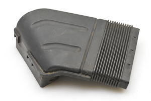 AUDI A4 B7 (2004–2008) Luftansaugschlauch 8E0129617D - 2