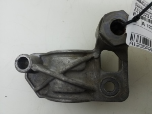  Stabilizer holder front 