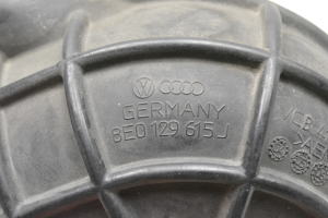 AUDI A4 B7 (2004–2008) Hose 8E0129615J - 2