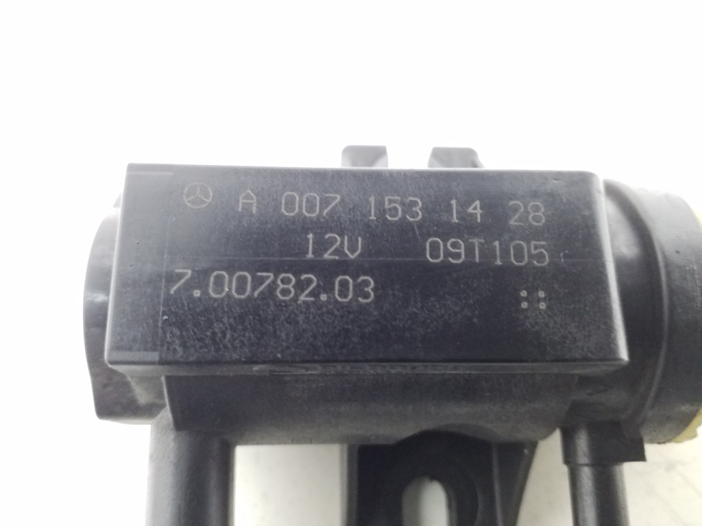 MERCEDES-BENZ GLK-Class X204 (2008-2015) Solenoid Valve A0071531428 20417108