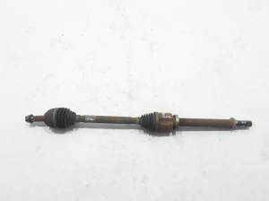   Arbre de transmission avant et ses composants  - 391001510R 