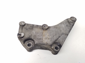 Mercedes Benz E-Class W212 (2009–2015) Muu kinnitus A6510940039 - 2