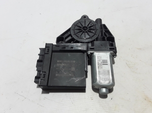 Front door window regulator motor - 31974757
