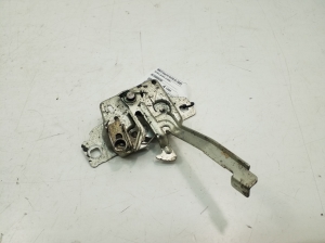   Engine cover lock 