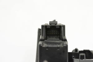 AUDI A4 B8 (2007–2016) Salona konsoles cita detaļa 8T0919611 - 3