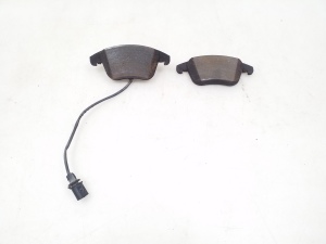   Brake pads front 