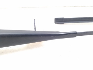  Windshield wiper blade 