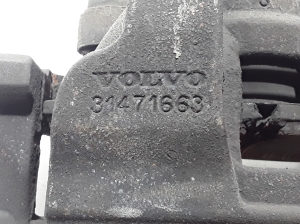 VOLVO V90 (2016–2026) Front brake caliper 31471663 - 3