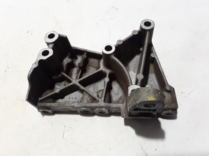 Mercedes Benz Citan 415 (2012–2021) Mootori kinnitus 112317173R - 2