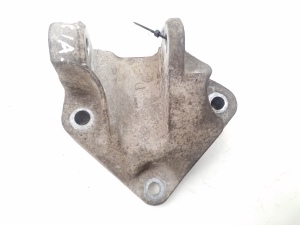  Engine holder 