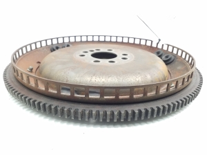  Clutch flywheel 