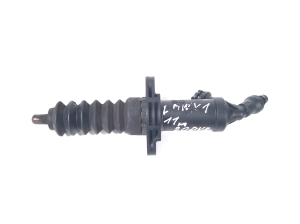 Clutch slave cylinder - 6785964