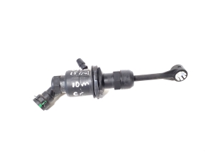RENAULT Clio III (2005–2012) Clutch master cylinder 8200524724 - 3