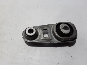  Engine holder 