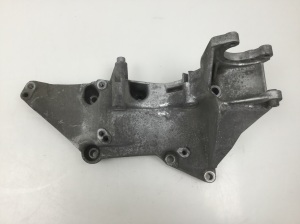 NISSAN Primera P12 (2001–2008) Lichtmaschinenhalter 8200183234 - 2
