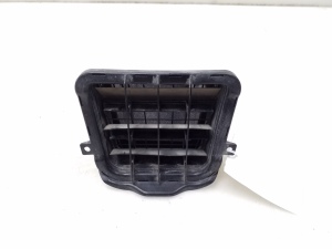   Rear wing ventilation grille 