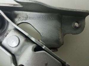 Mercedes Benz CLS-Class 219 (2004–2010) Kapoti hing A2118800128 - 3