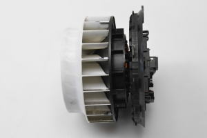 Mercedes Benz C-Class 205 (2014–2021) Salongi puhuri mootor F011500093 - 2