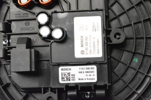 Mercedes Benz C-Class 205 (2014–2021) Salongi puhuri mootor F011500093 - 3