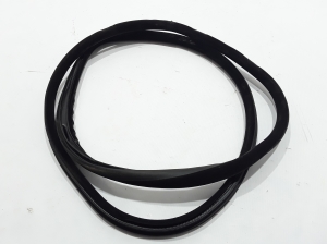  Rear side door sealing rubber 