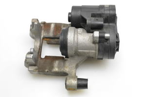 Volkswagen Passat B8 (2014–2023) Tagumine pidurisadul 3Q0615405 - 2