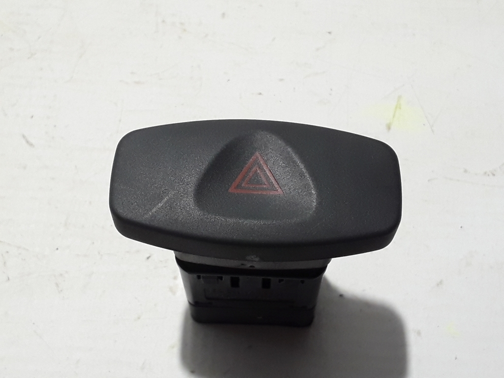 RENAULT THALIA I (LB0/1/2_) (1998-present) Hazard button 252903199R 22404150