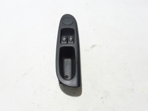 Fensterheberschalter vorne - 7700845735