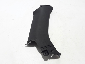 Interior trim of the rear strut - 31389592