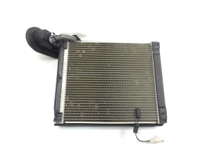   Radiator interior air conditioning 