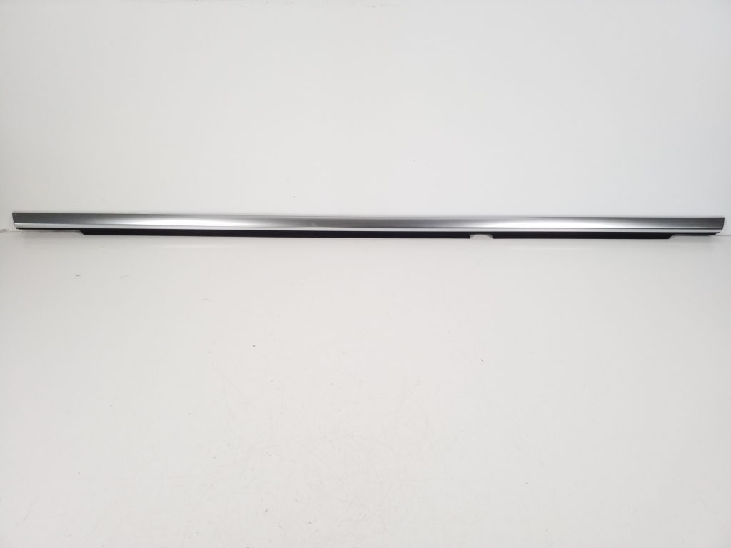 MERCEDES-BENZ GL-Class X166 (2012-2015) Galinių dešinių durų stiklo juostelė A1667351465 21917244