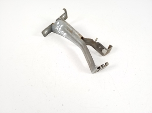 Halter Unterfahrschutz vorne - A2075240240
