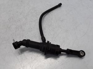 RENAULT Scenic (2009–2015) Clutch master cylinder 306101185R - 2