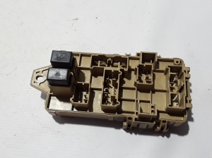 Subaru Legacy III (1998–2003) Kaitsmekarp salongis 82201AE000 - 2
