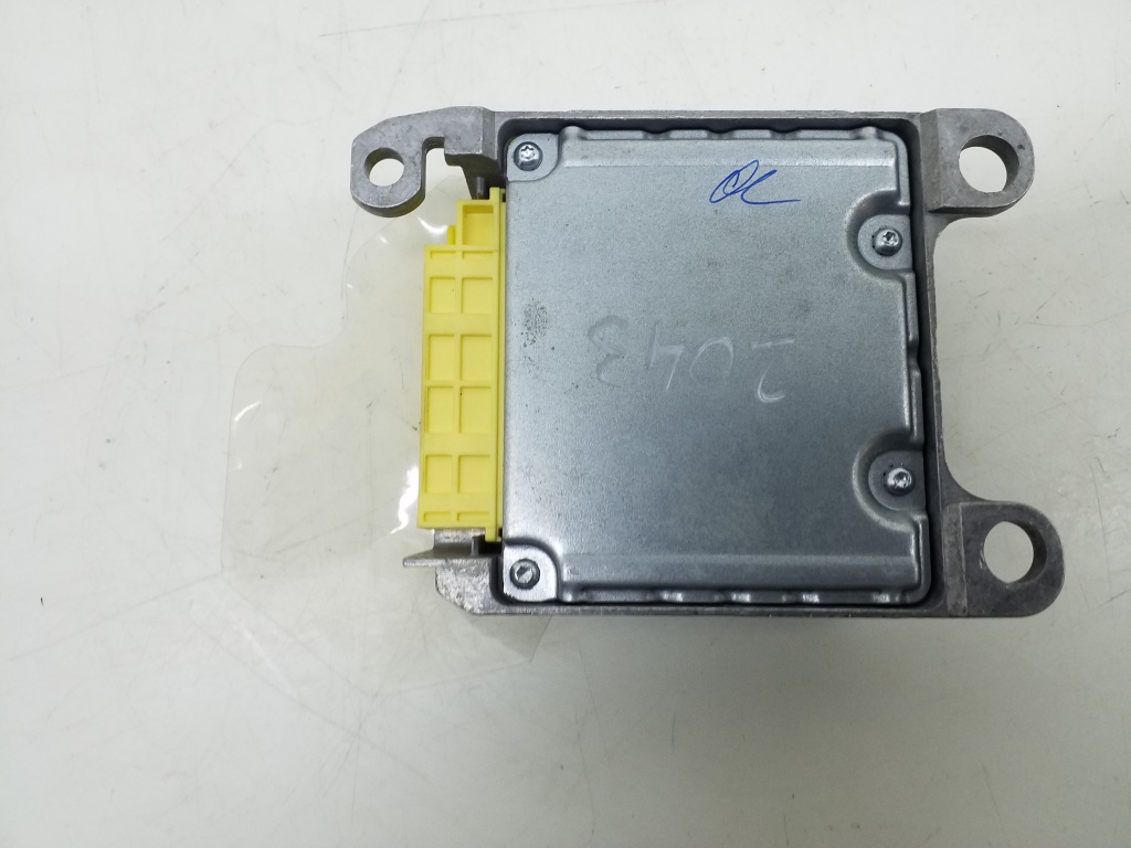 TOYOTA Yaris 2 generation (2005-2012) SRS Control Unit 891700D210 20976773