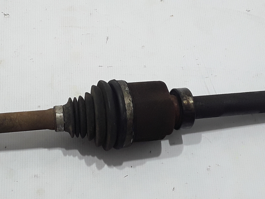 RENAULT Trafic 3 generation (2014-2023) Front Right Driveshaft 391005010R 22404678