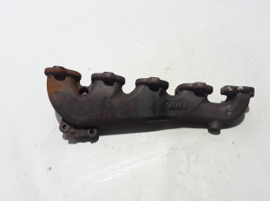  Exhaust manifold 