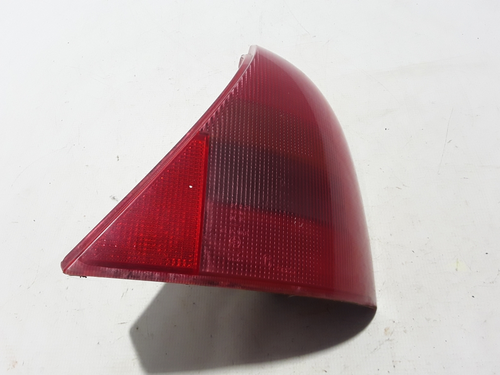 RENAULT Clio 2 generation (1998-2013) Rear Right Taillight Lamp 7700410516 22404577