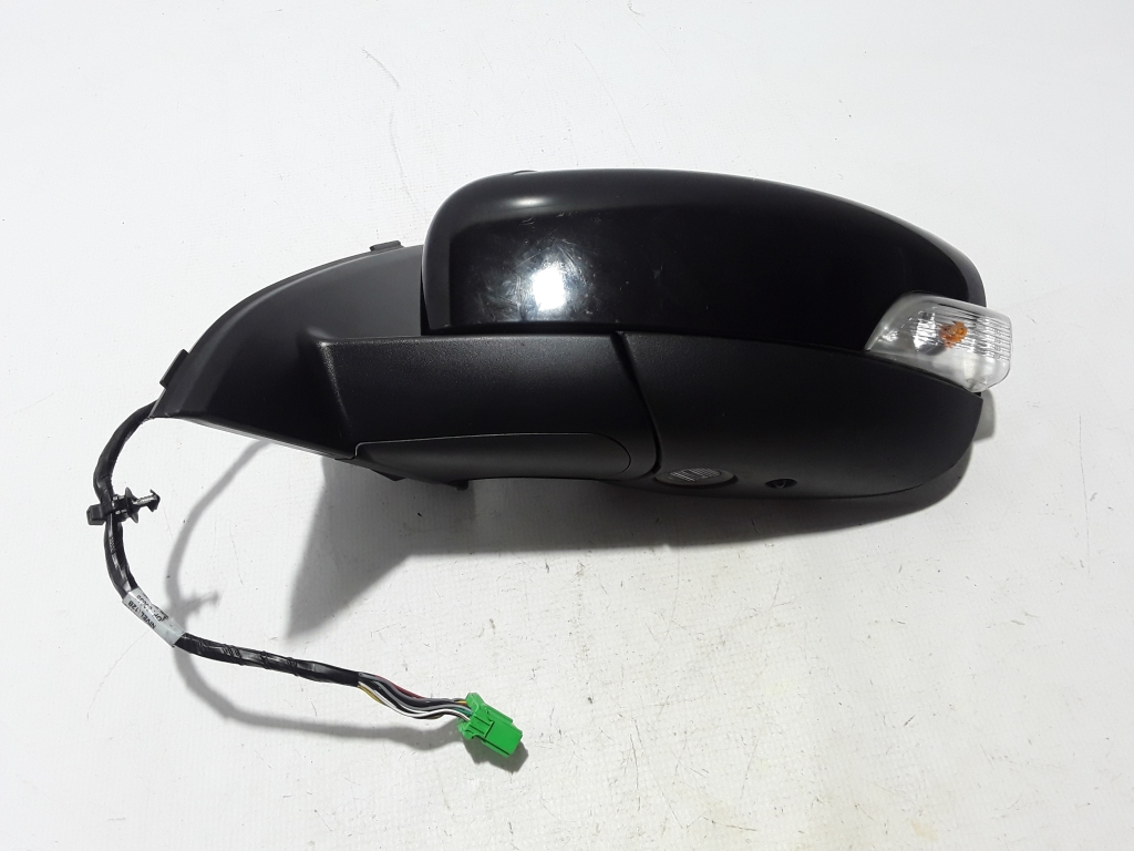 Used VOLVO XC60 Side mirror and its details 31371125