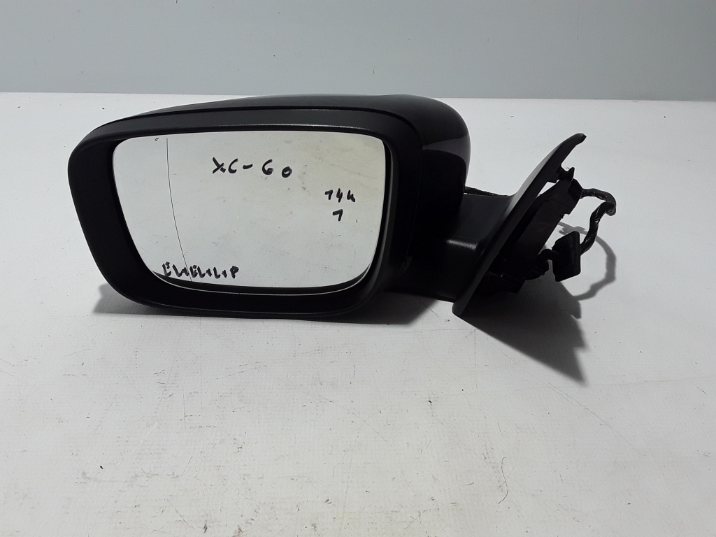 Used VOLVO XC60 Side mirror and its details 31371125