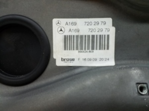 Mercedes Benz A-Class 169 (2004–2012) Front door window regulator A1697202979 - 3