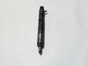  Fuel injector 