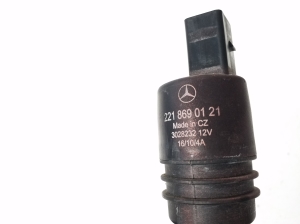 Mercedes Benz S-Class 221 (2005–2013) Front windshield washer pump A2218690121 - 2