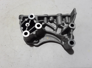 Dacia Duster (2017–2024) Engine bracket 112318425R - 2