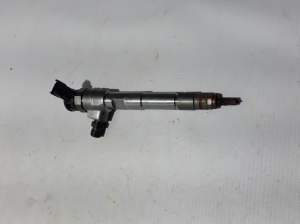  Fuel injector 