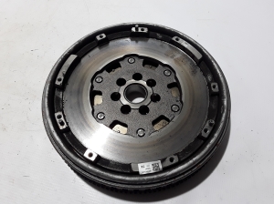  Clutch flywheel 