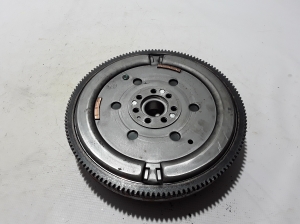  Clutch flywheel 