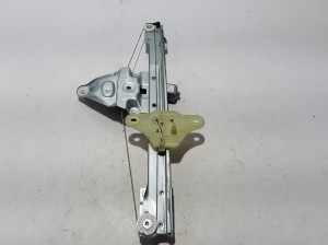   Esiukse aknatõstuk ja selle osad  - 807210272R 