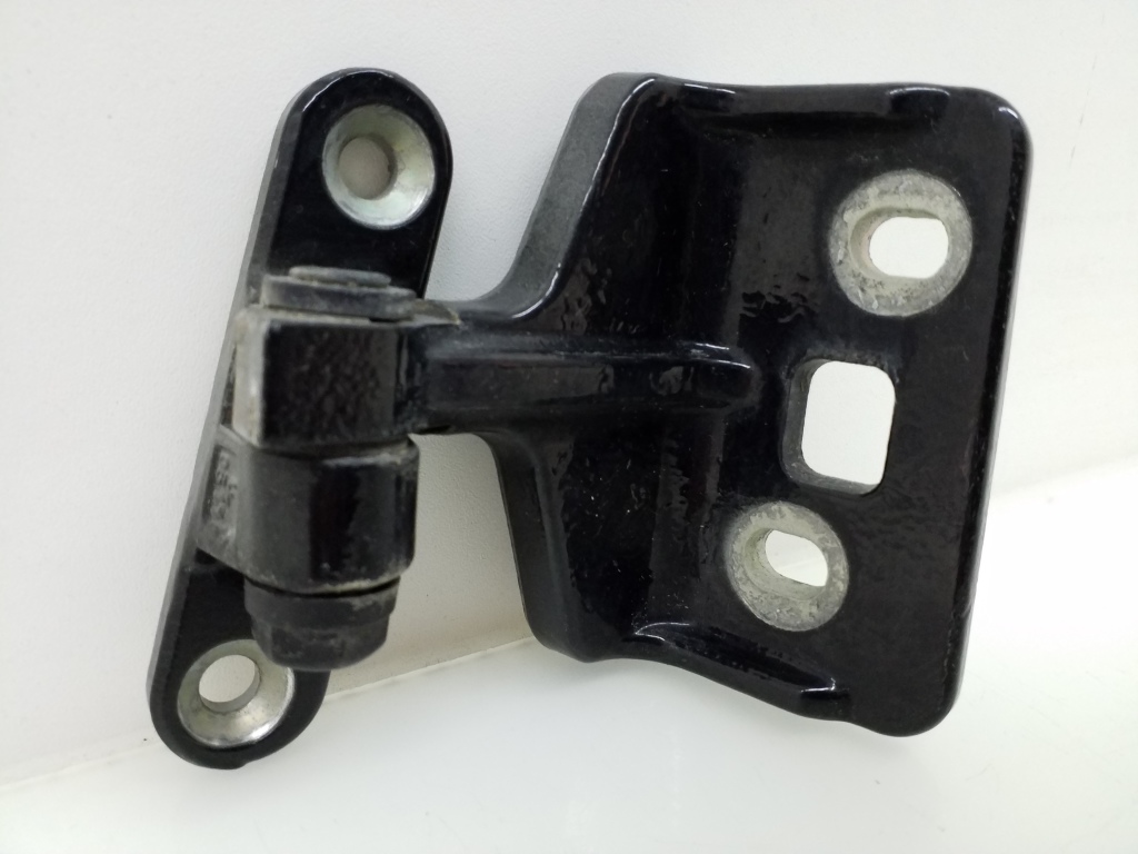Mercedes Benz CLS-Class 219 (2004–2010) Rear side door lower hinge A2197300937 Mercedes Benz CLS-Class 219 (2004–2010) Rear side door lower hinge A2197300937