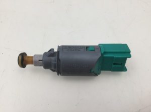 Brake pedal switch - 8200168240